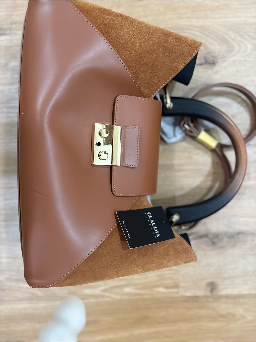 Claudia Firenze tan leather